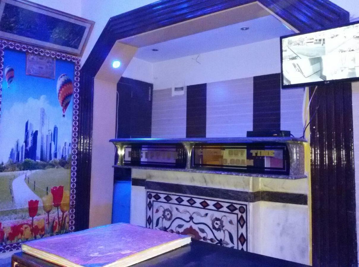 Hotel Aashiyana อัครา ภายนอก รูปภาพ