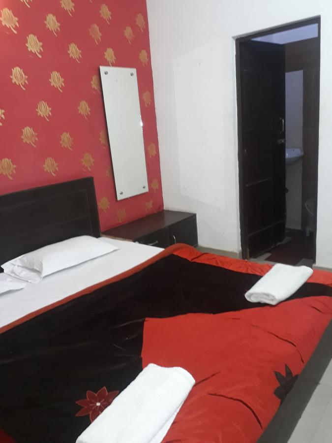 Hotel Aashiyana อัครา ภายนอก รูปภาพ